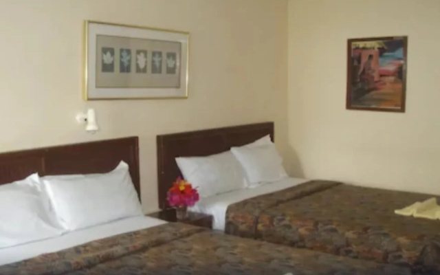Holiday Beach Club Hotel
