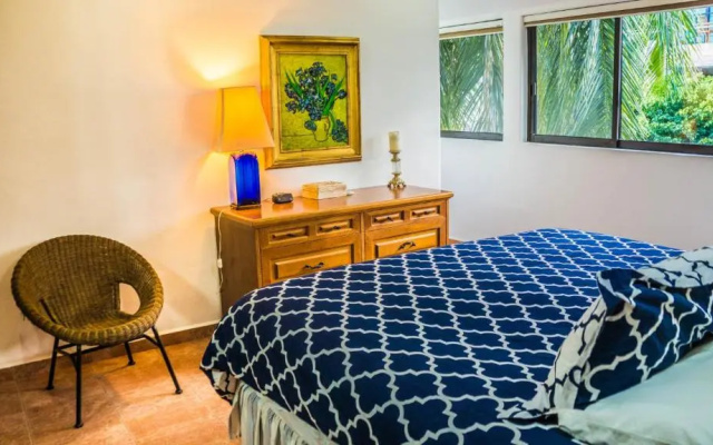 Royal Palms 6