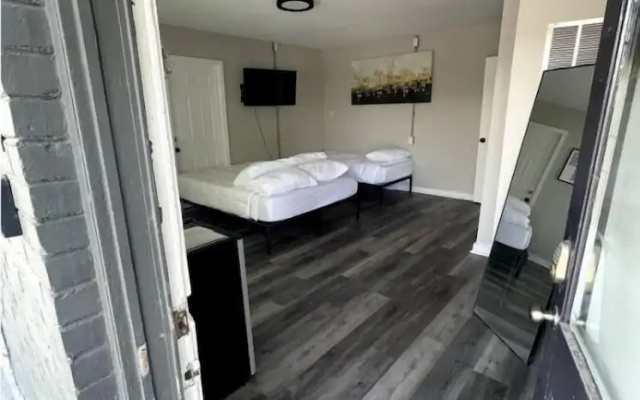 Cute & Friendly 1-BR 10 Mins From Nash
