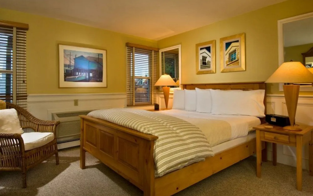 Inn at 7 Central