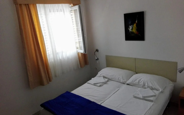Apartments Dora Vrboska island Hvar