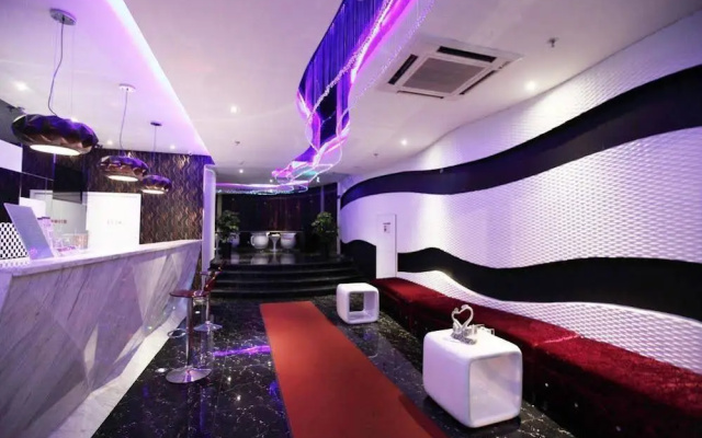 Zhuimei Theme Hotel