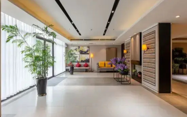 Homeinn Plus Hotel (Zhengzhou CBD Exhibition Center)