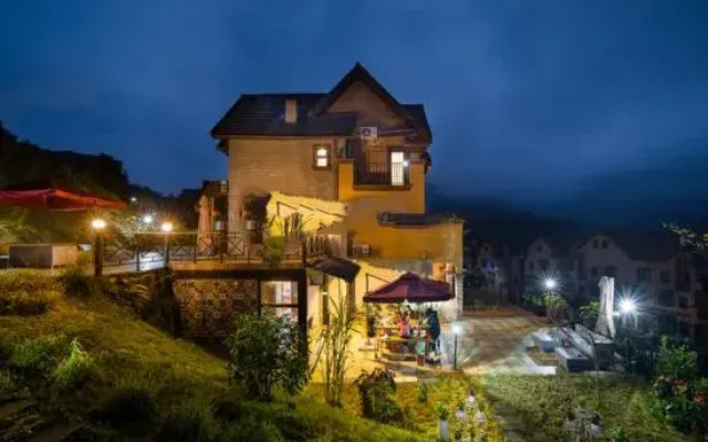 Yunzhong Manbu Banshan Huashu Hotel