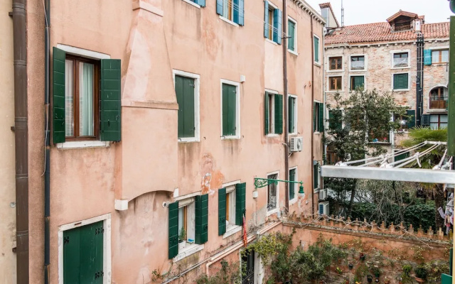 Vivaldi Apartment