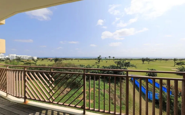 City 1500 SF 2BR condom 3F sea view