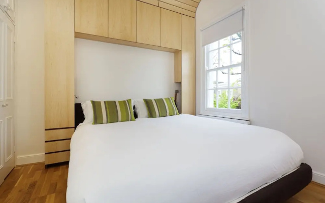 Veeve - At Home in Haggerston