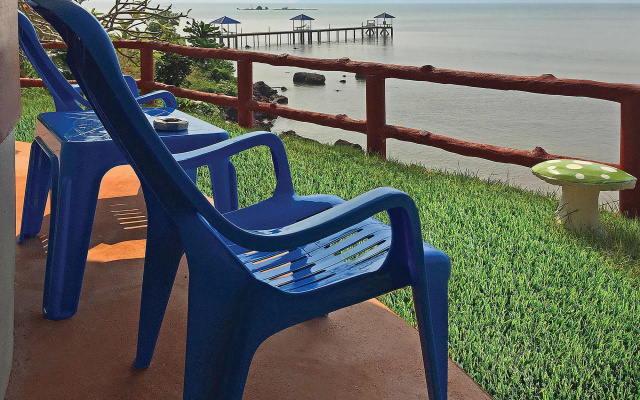 Koh Mak Buri Hut Natural Resort
