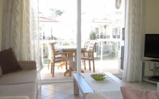 Villa SL18 by JoyLettings