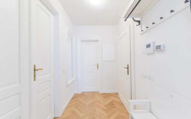 Brand New Apartment next to Old Town Square