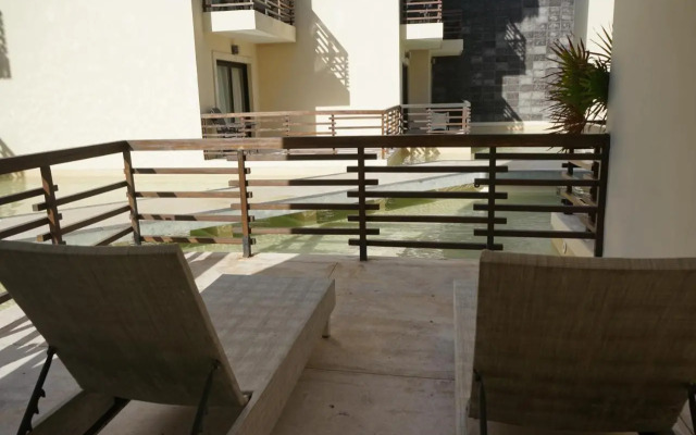 Aldea Thai by oceanfront