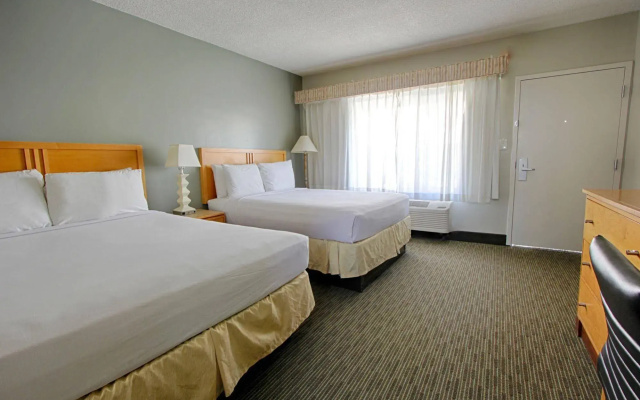 The Sojourn Los Angeles - Sherman Oaks