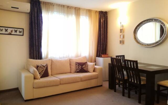 Апартаменты Two Bedroom Apartment with Kitchen комната для гостей