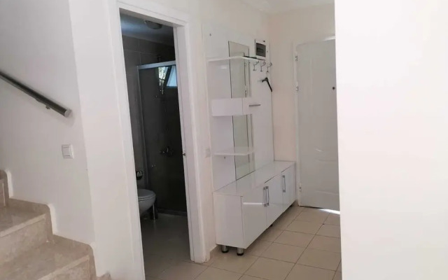 Crown Villa 2