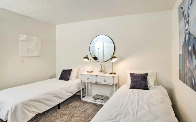 Stunning Condo By Trails, Nat'l Monument!