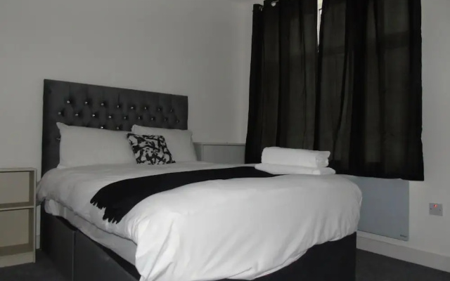 Inviting 1-bed Ground Floor Apartment in Bolton