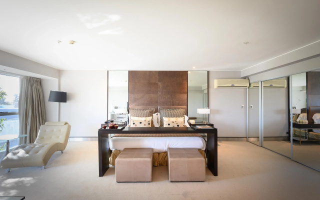 Orfeo Suites Hotel