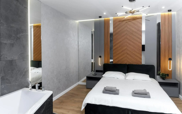 Close to main square, big living room and kitchen 2 saparate rooms