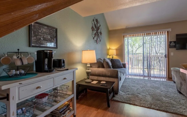 Happy Trails 2 Bedroom Condo by Redawning