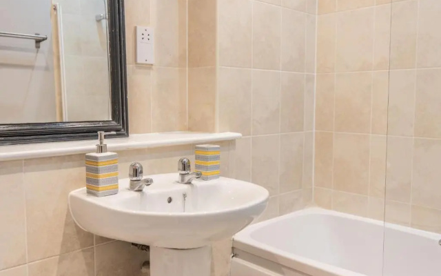 Luxury, Spacious Apartment In City Centre