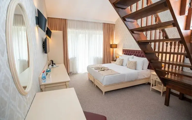 River Inn Hotel