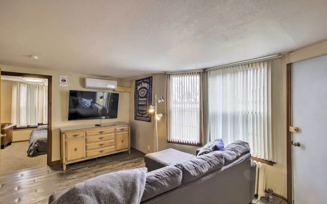 Dtwn Sheboygan Apt Above Local Bar!