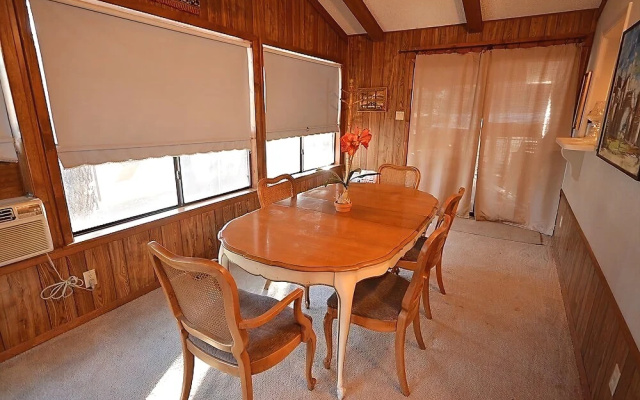 Cliff Cabin - Three Bedroom Cabin