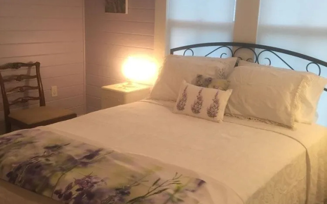 Hye-Way Haus Bed and Breakfast