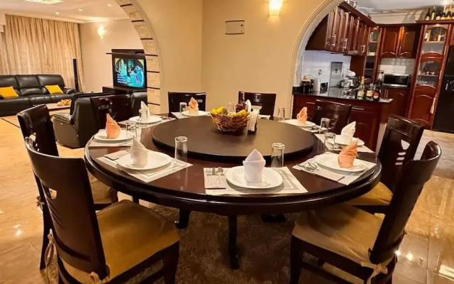 Rwenzori Luxury Suites & Residence