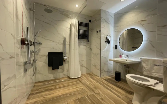 Tynecastle Park Hotel