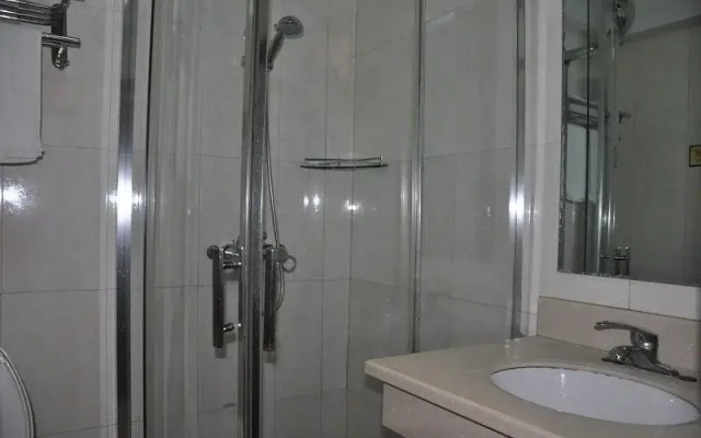 Longyi Business Hotel