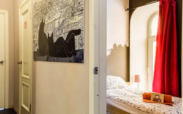 Hostel Whose Suitcase