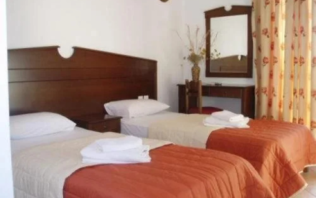 Ritas Place Hotel