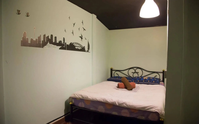 Mad COW Hostel Silom