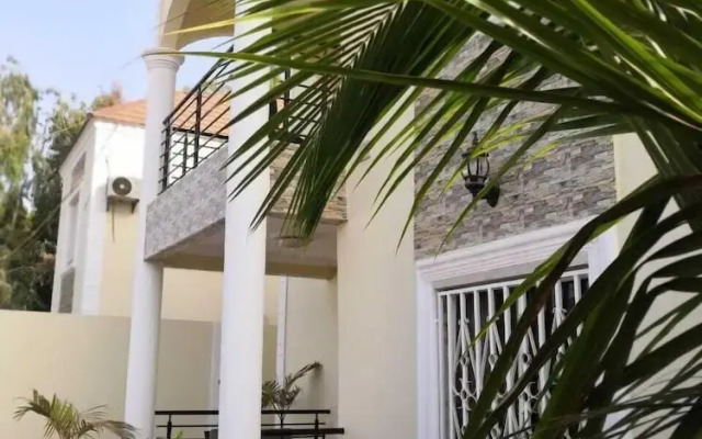 4bed Villa Sleeps 8 - Wifi, Parking, Garden
