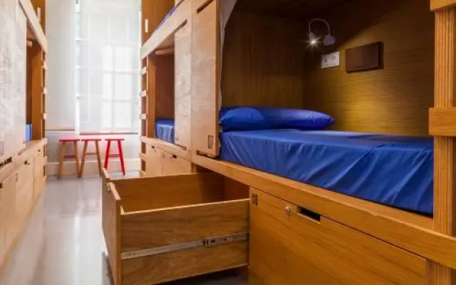 Acola Hostel