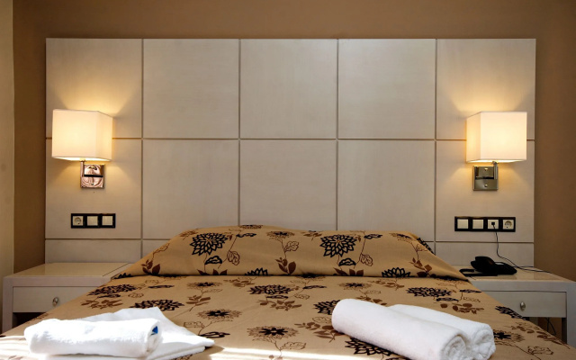 Theros Hotel