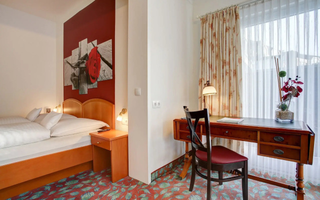 Hotel Consul