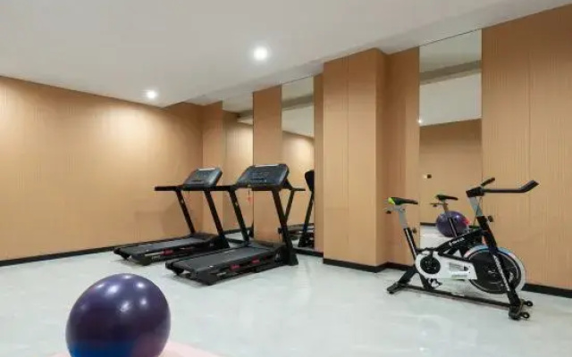 VX Hotel (Beijing Daxing District Wufutang Subway Station Zhongke E-commerce Valley)