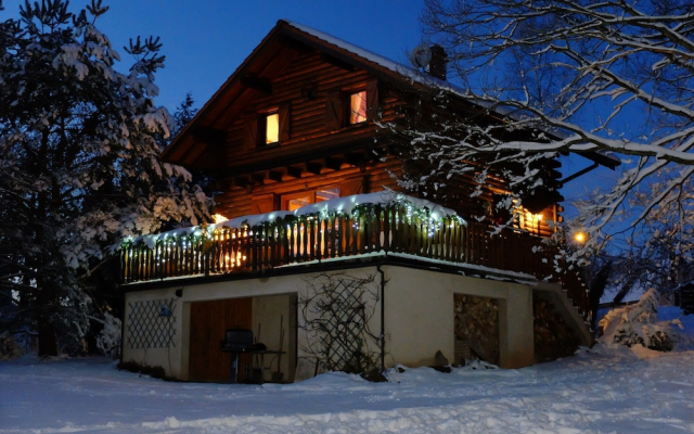 Spacious Chalet for 4 in Hommert