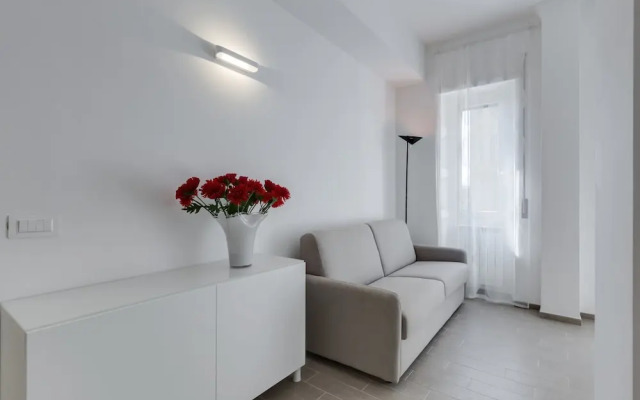 Trastevere White Apartment