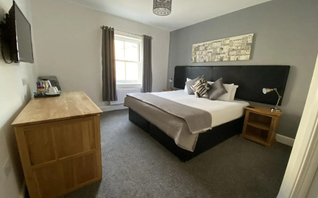 The Three Horseshoes Hotel