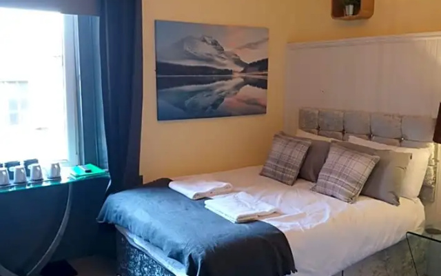 The Residence - 47 Minto St