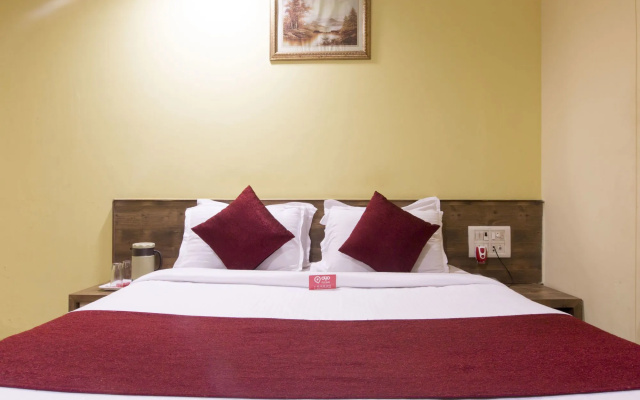 OYO 8760 Hotel Arma Residency
