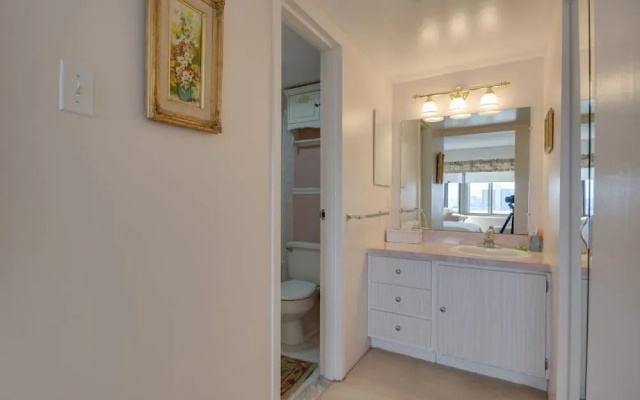 9400 1207 - 2 Br Condo