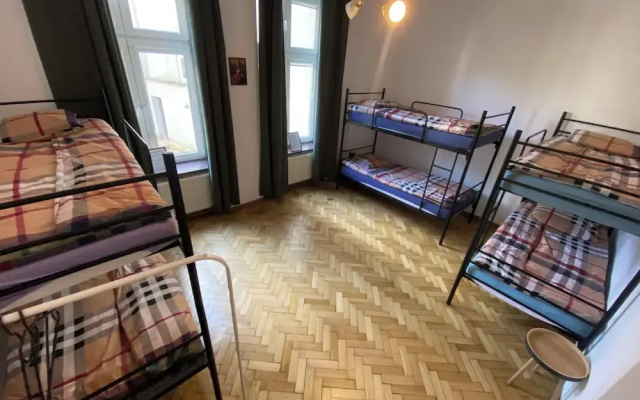 Hostel Uno