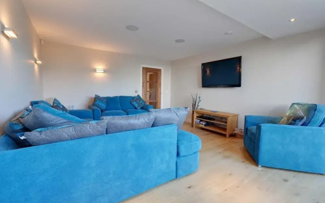 6 Sandbourne in Bournemouth