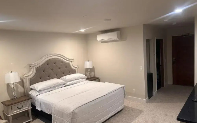 Lakeview Hotel