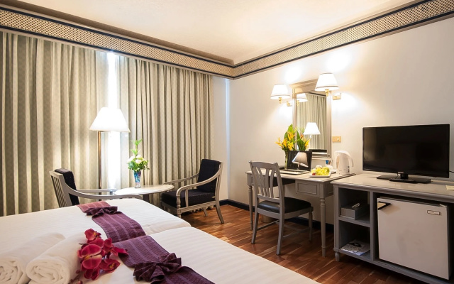 Diamond Plaza Hotel