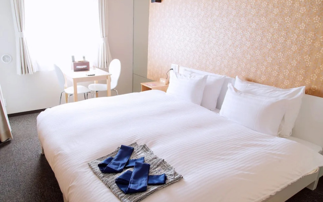 Matsuishi Shijo Karasuma Hostel